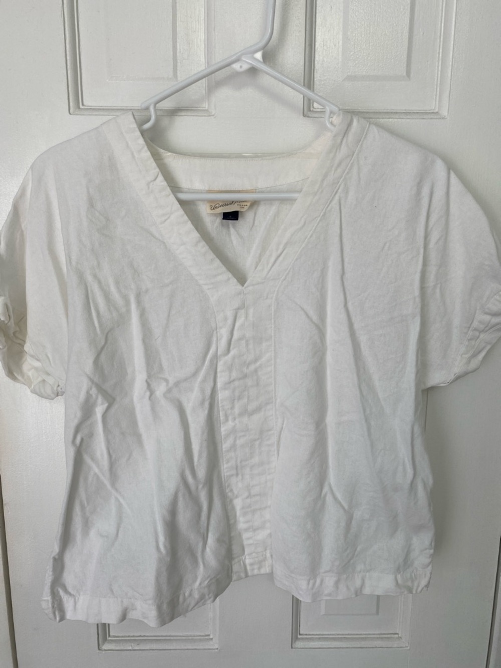 UNIVERSAL THREADS White V-Neck Cotton Blouse